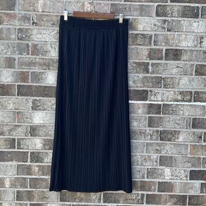 Take 50% OFF- Posh Elegant Black Pleated Skirt, Size-L